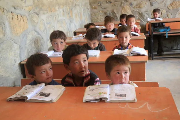 کودکان در کلاس درس مناطق محروم